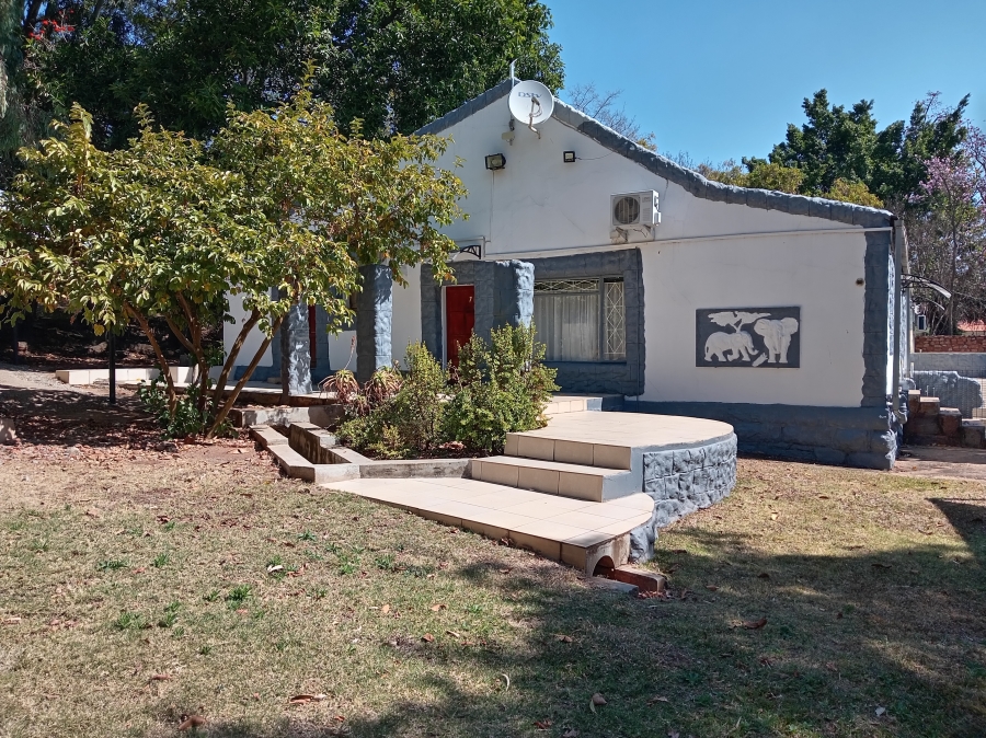 11 Bedroom Property for Sale in De Wildt North West